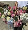 Сборная композиция в корзине