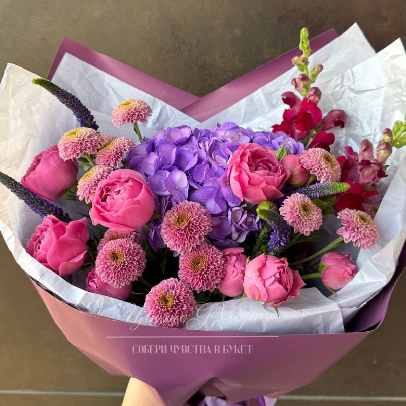 Сборный букет с хризантемой «Выдумка» 1