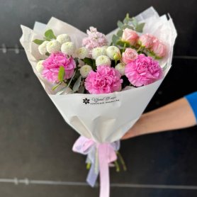 Нежный сборный букет  от интернет-магазина «ЦветоФлора» в Краснодаре