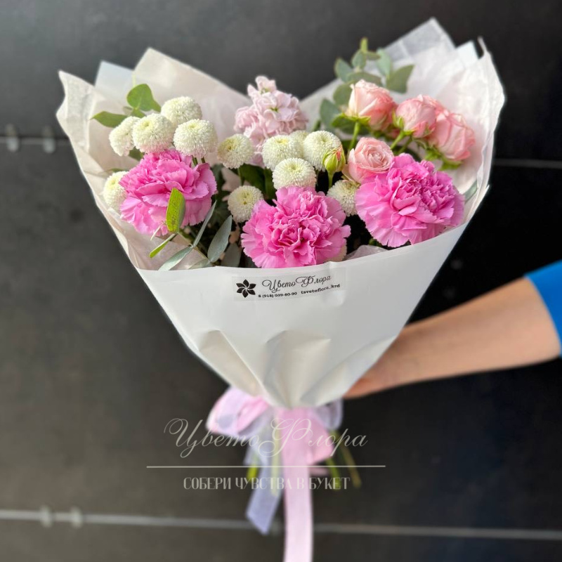 Нежный сборный букет 