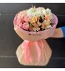 Сборный букет из кустовой розы, альстромерии