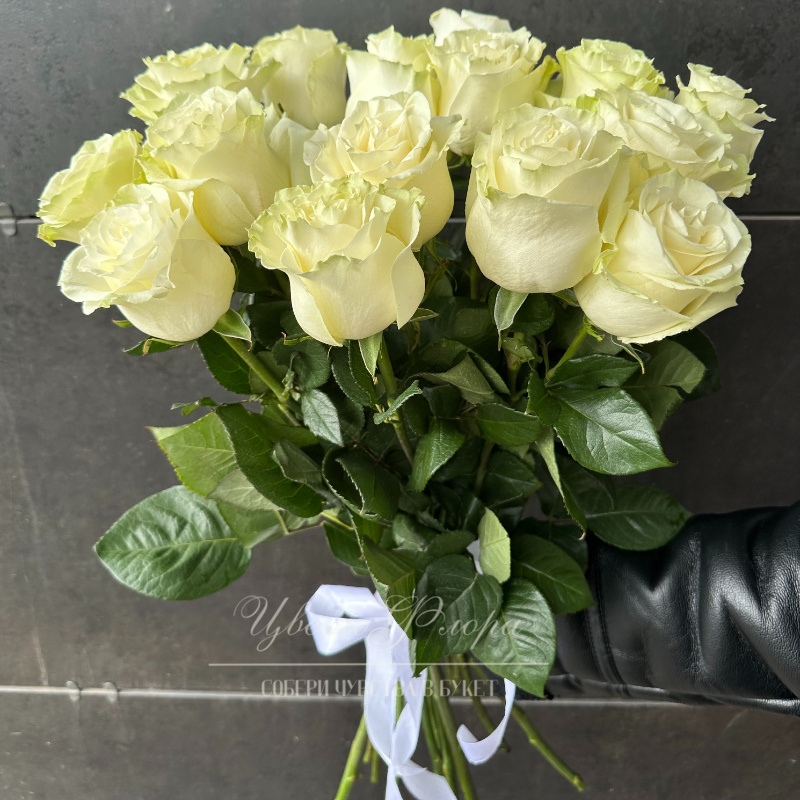 Белая роза Мондиаль 70см