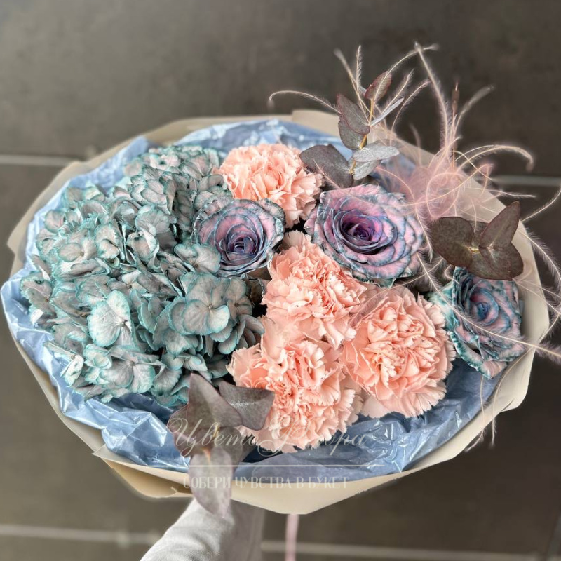 Сборный букет из гортензии, диантуса и розы 1