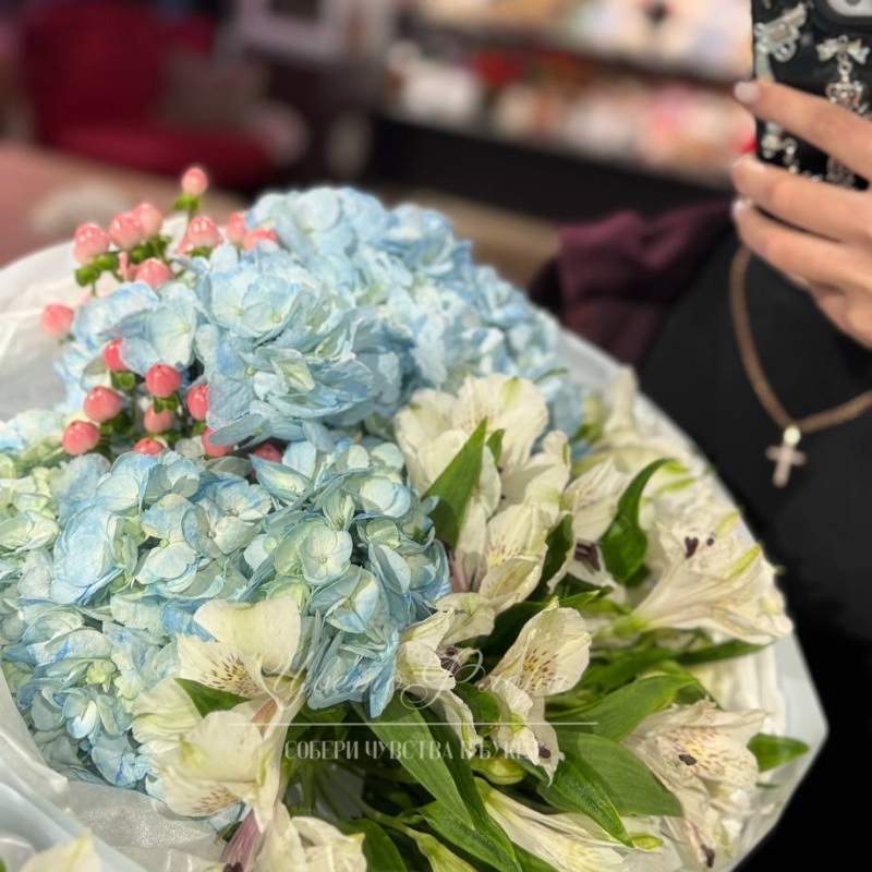 Сборный букет &laquo;Чистая лазурь&raquo;  1